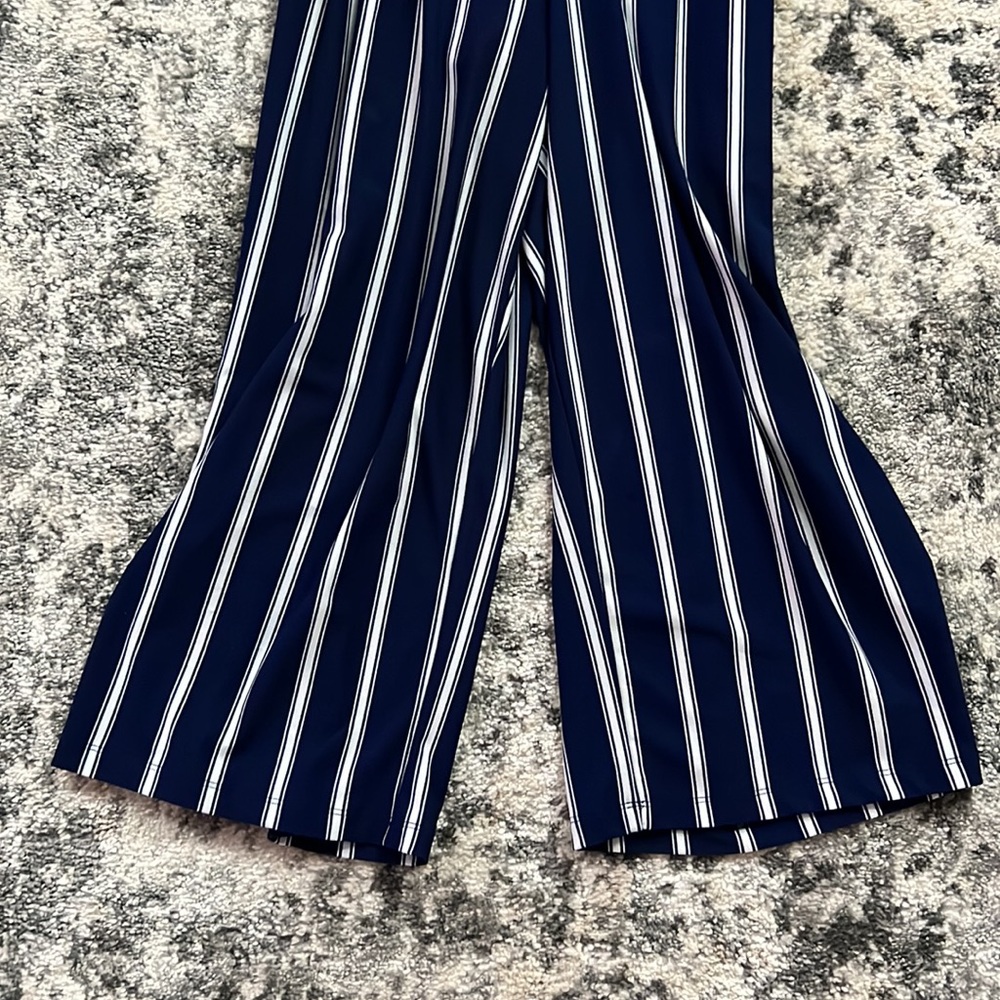 jumpsuit - Picture 2 of 4